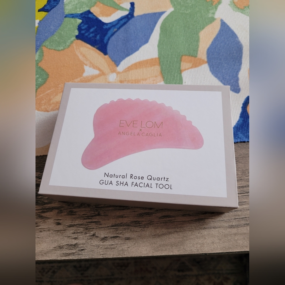 Eve Lom Natural Rose Quartz Gua Sha Tool